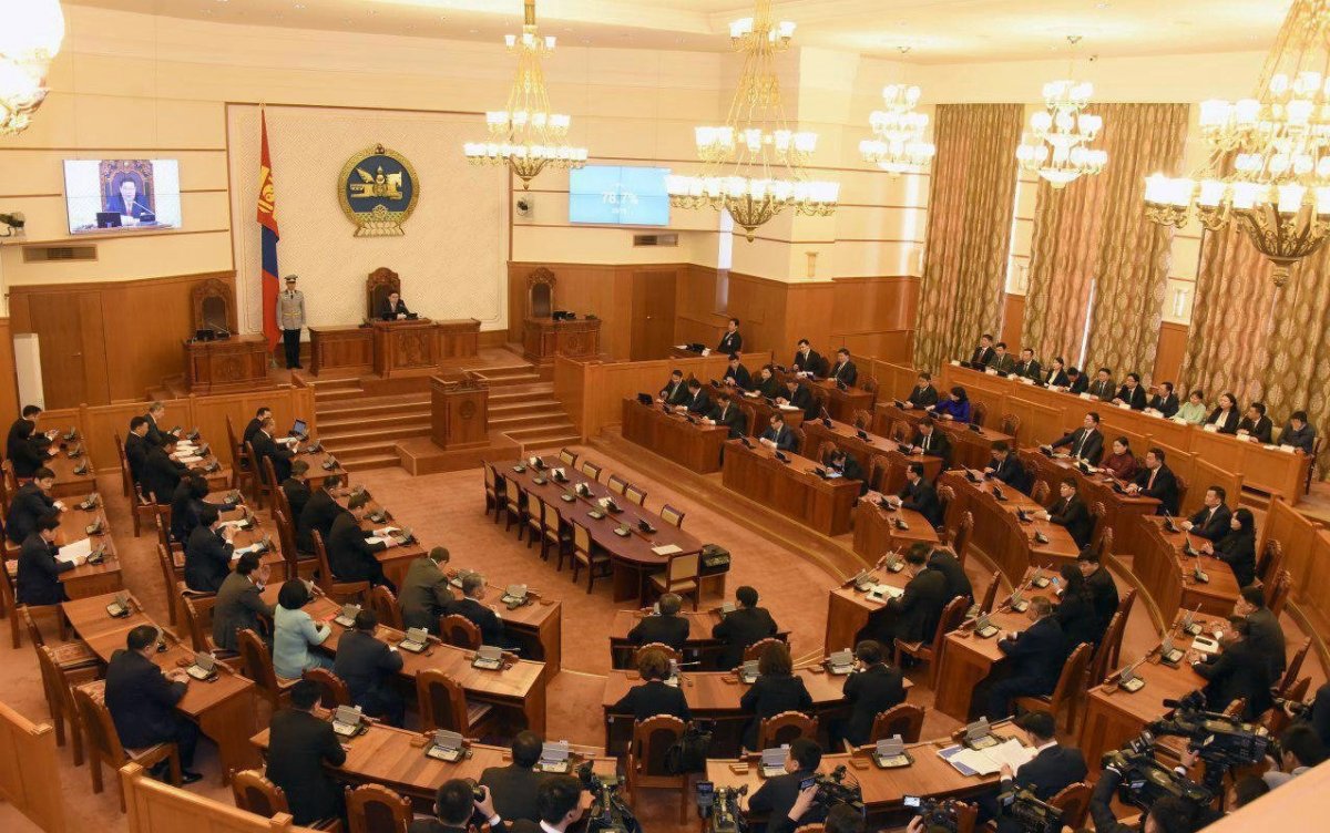 Намуудыг Сонгуулийн хороо “базна”