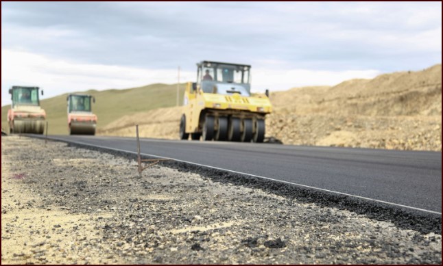 Дархан-Улаанбаатар чиглэлийн нэмэлт хоёр эгнээ авто замын барилгын ажил 60.2 хувийн гүйцэтгэлтэй үргэлжилж байна