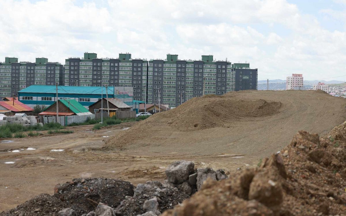 Зургаан иргэн газар чөлөөлөлтийн үнэлгээнээс 3-4 дахин их төлбөр нэхэмжилж, Толгойтын замыг Ард Аюушийн өргөн чөлөөтэй холбох замын ажил саатжээ