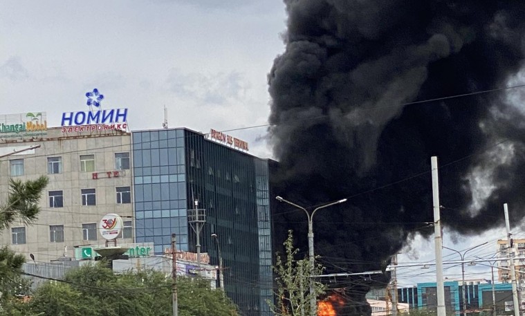 Драгон худалдааны төвийн орчимд гал гарчээ