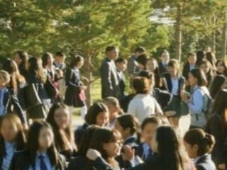 Сурагчид нь хордсон гэх 18-р сургууль цахимаар хичээлээ явуулж байна