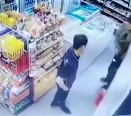  "CU дэлгүүрт сүх барьж танхайрсан" этгээдийг 15 хоног баривчилжээ