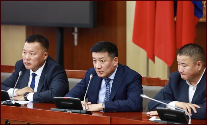 С.Баярцогт: Монголд анх ногоон автобусны асуудлыг хөндсөн АН-ын Үндэсний Бодлогын Хорооны гишүүн Ж.Энхбатыг төрийн хамгаалалтад авч өгөөч