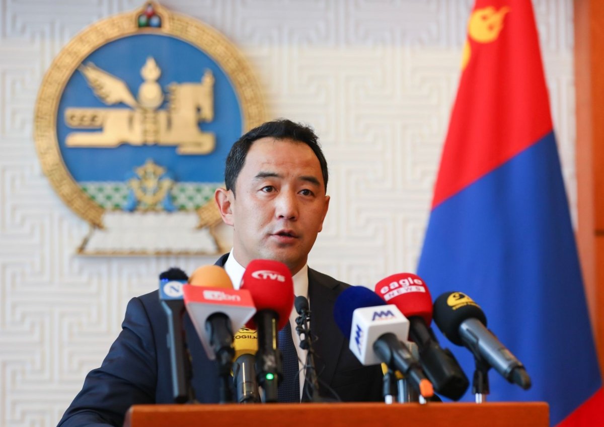 Ө.Золбаяр: Гадныханд газар эзэмшүүлсэн гэх асуудлыг яаралтай шалгаж хариуцлага тооцохыг Ерөнхийлөгч чиглэл болголоо