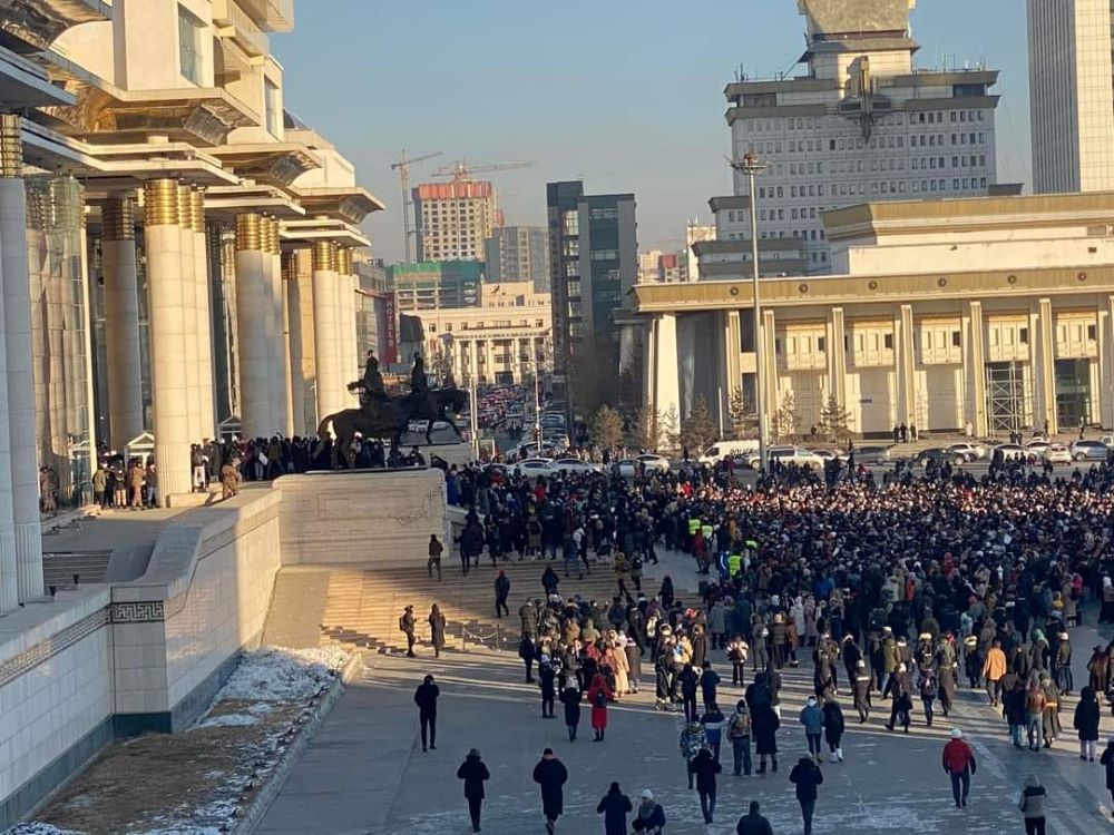 Судлаач Ганаа: Ард түмэн ухаантай юу, тэнэг үү?!