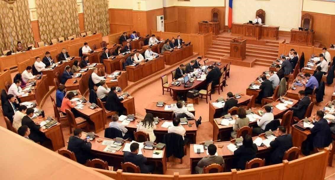 Газрыг ашиглуулахгүй, эзэмшүүлэхгүй гэхээр хувьчлах уу, түрээслэх үү, бүр зүгээр өгөх юм болов уу 