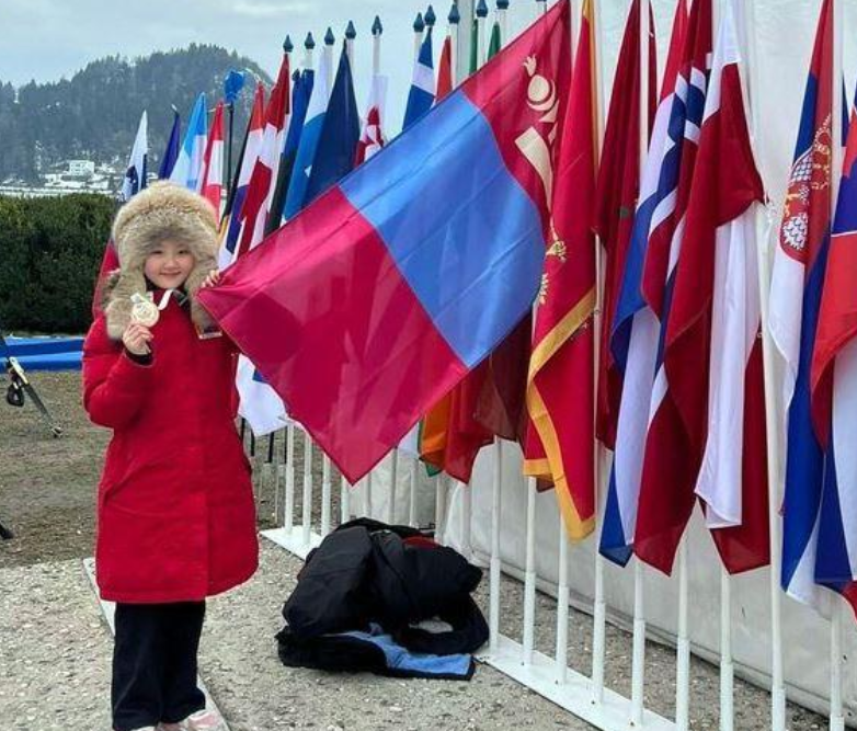 М.Цэнгүүн: Өвөө маань одоо ч намайг “мэлхий сэлэлтээ” сайн сур гэдэг