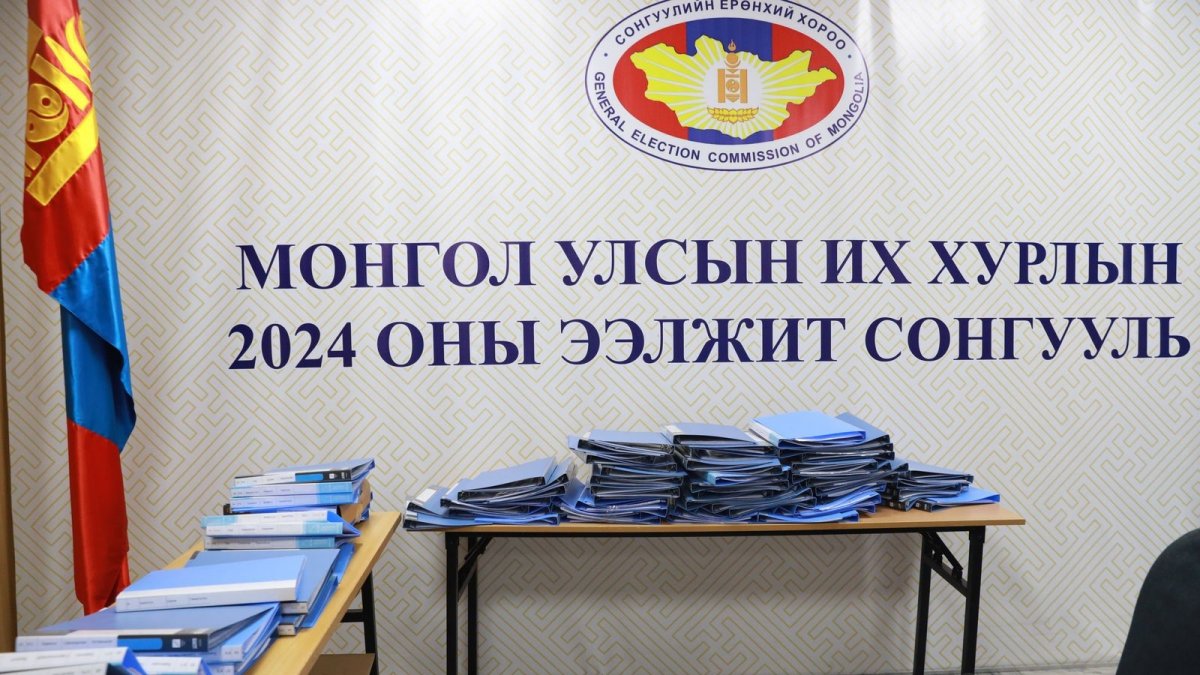 19 нам, хоёр эвслээс нийт 1,370 нэр дэвшигчийн баримт бичгийг СЕХ-д хүргүүлжээ