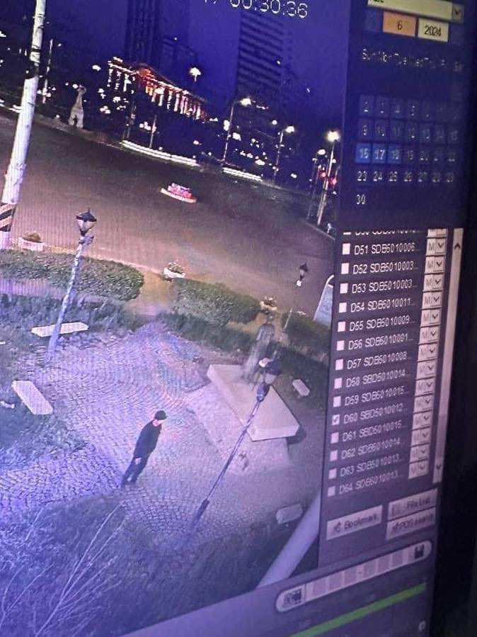 С.Зориг агсны хөшөөний хөлийг гинжилсэн иргэнийг Баянгол дүүргийн нутаг дэвсгэрээс олжээ