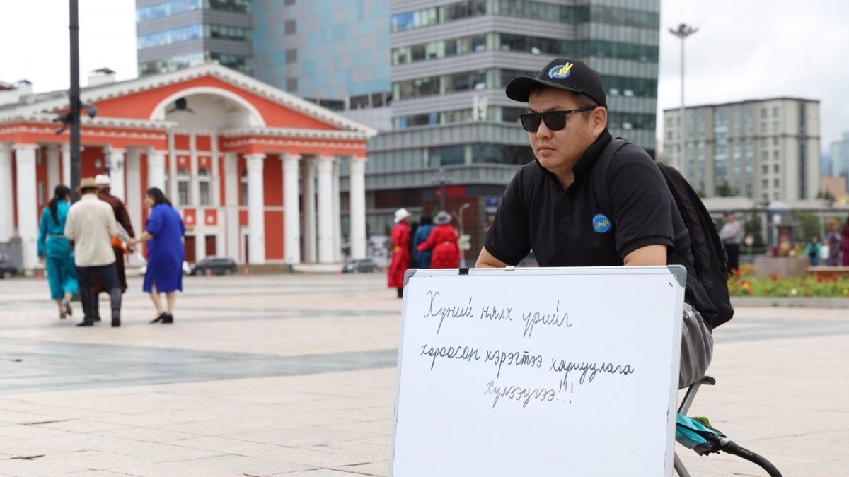 Т.Золбаяр: Амь хохирсон залуугийн нэр төрд халдсандаа цагдаагийн байгууллага уучлал гуйж, УИХ-аар нээлттэй сонсгол явуулах хүртэл сууна