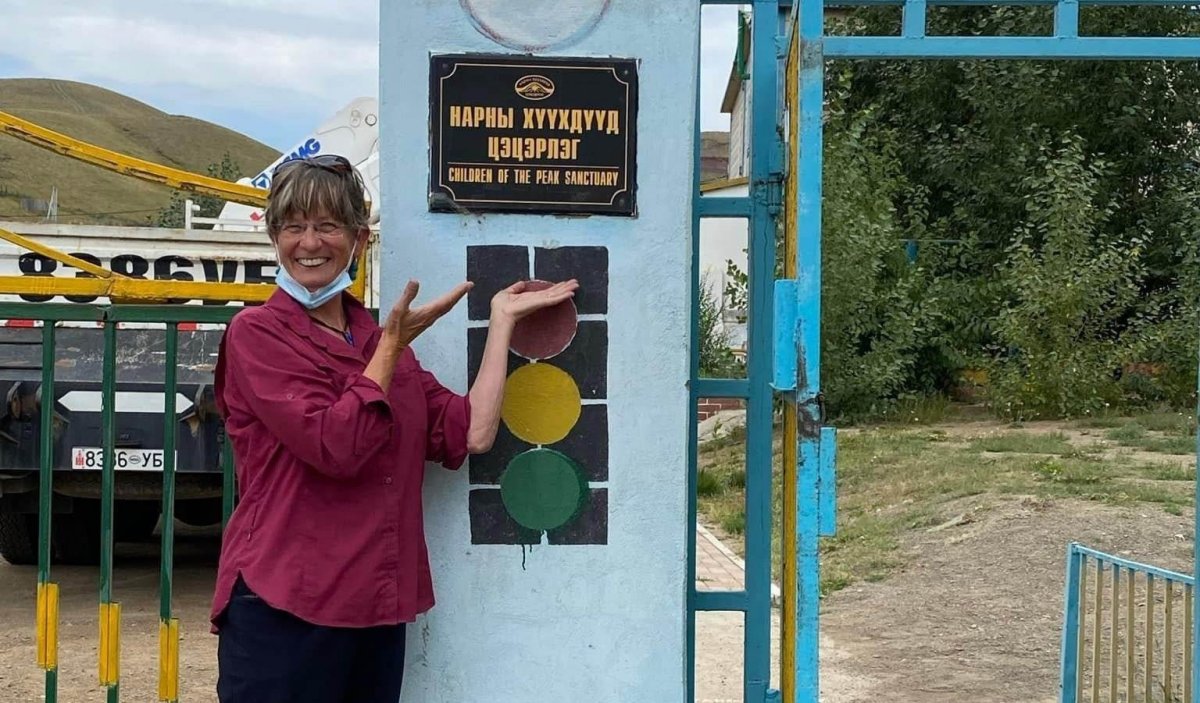 “Улаан чулуут”-тай хувь заяагаа холбосон Жулиа Вэлүү