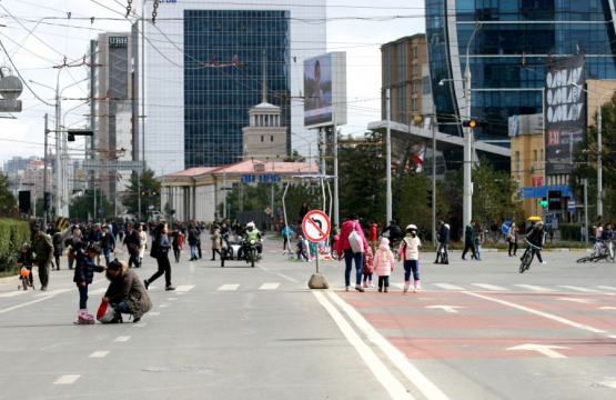 07:00-18:00 цагийн хооронд Зүүн дөрвөн замаас Баруун дөрвөн замын уулзвар хүртэл хөдөлгөөн хаагдана