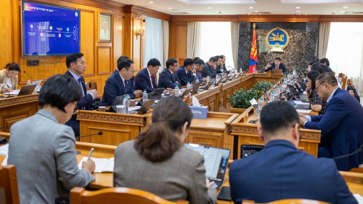 Газрын тос боловсруулах үйлдвэрт ямар гацаа үүссэн бэ
