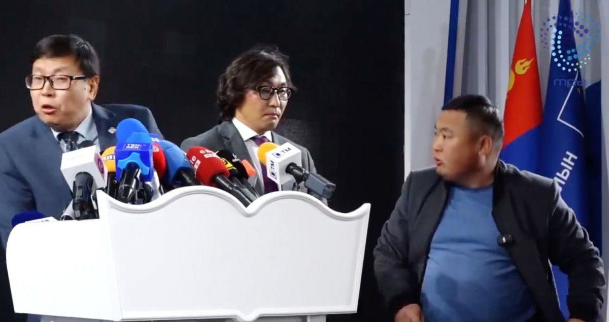 Төрийн өндөр албан тушаалтаны биед халдвал дараах хариуцлагыг ХҮЛЭЭДЭГ