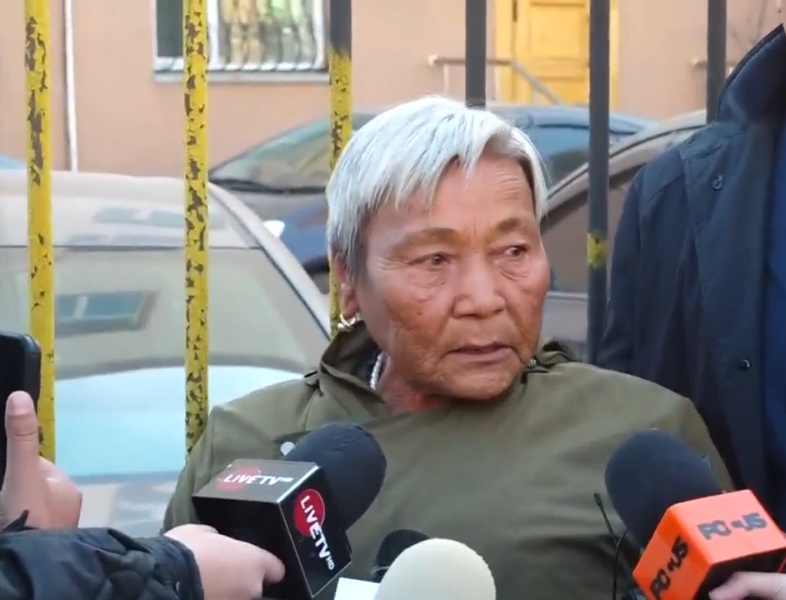 Ж.Эрэвгийлхам: Сэтгүүлч 8 ишиг гэж л яриад байсан. Би 56 малаа алдсан. 56 мал гэж ярьсан бол би гомдохгүй