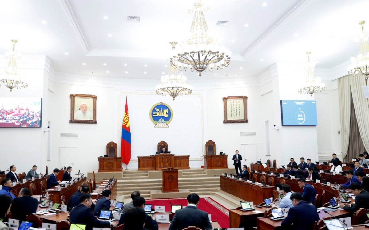 Монголын парламентад малчин, ажилчин, тариачин байхгүй. Дан баячууд, цул хөрөнгөтнүүд!