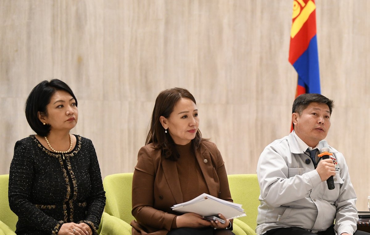 Хүннү хотын тээвэр логистикийн талаарх мэргэжлийн холбоод, компаниудын саналыг сонсож, ажлын хэсэг байгууллаа