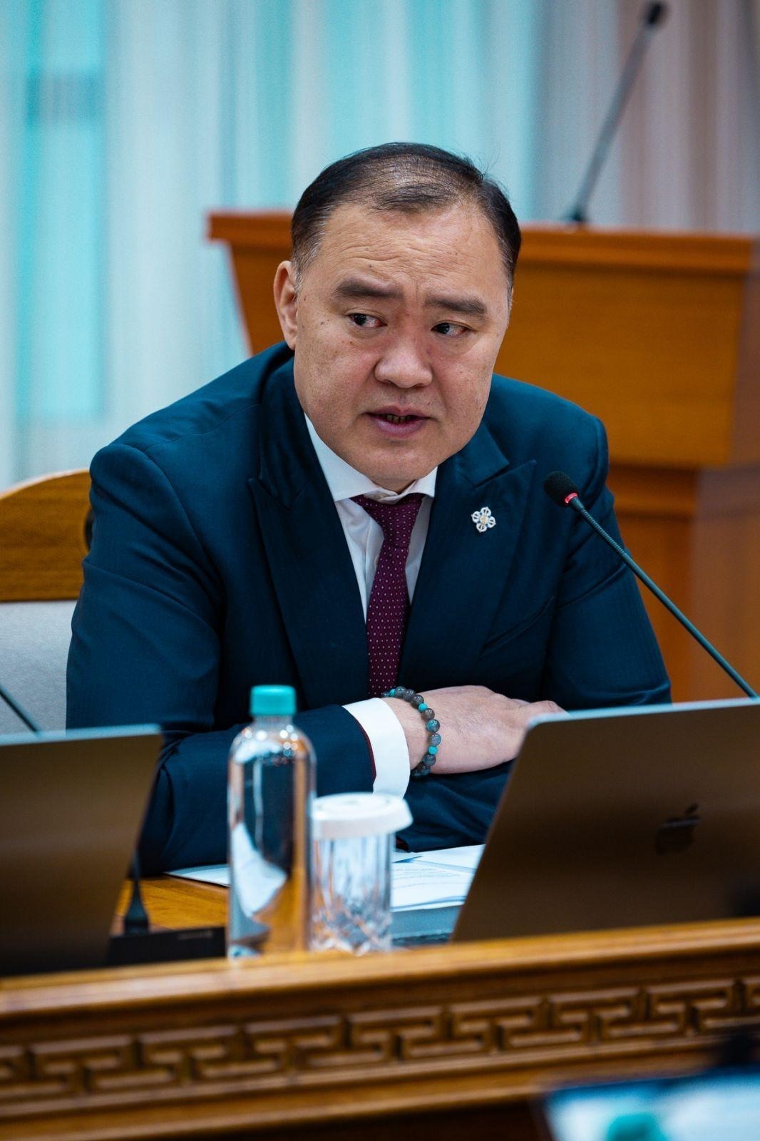 Л.Гантөмөр: Монгол Улс парламентын засаглалтай байх эсэх тухай асуудал яригдаж байна