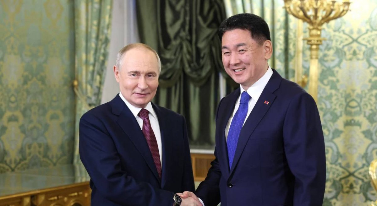 Монгол Улсын Ерөнхийлөгч У.Хүрэлсүх, ОХУ-ын Ерөнхийлөгч В.В.Путин нар албан ёсны уулзалт хийлээ