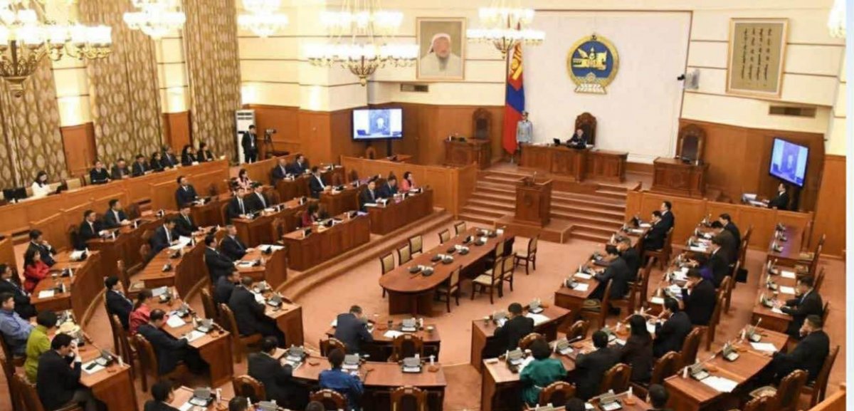 Судлаач Ганаа: Валютаас мега төсөл, тэгээд өрсөлдөөн тэмцэл