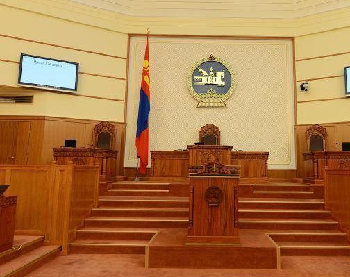 Ард түмнээсээ сонгогдсон засаглалтай нь үнэн юм бол ард түмнээсээ асууж байгаад сайд нараа томилчих…