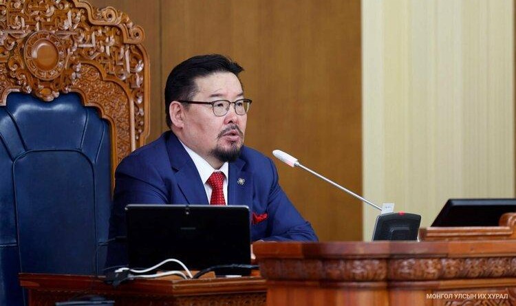 Засагтаа ч товойхгүй Ерөнхий сайд 2028 онд намын туг болж барах уу гэдэг яриа МАН-ынхан дунд гарчээ