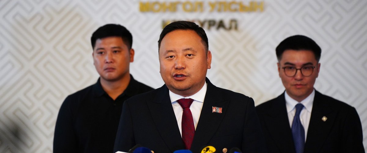 Ч.Лодойсамбуу: Хууль ёсны хурал болбол намын даргад өрсөлдөнө