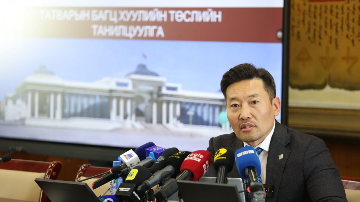 Х.Ганхуяг: Сарын 800,000 төгрөгийн орлоготой хүнийг ХХОАТ-аас 100 хувь чөлөөлнө