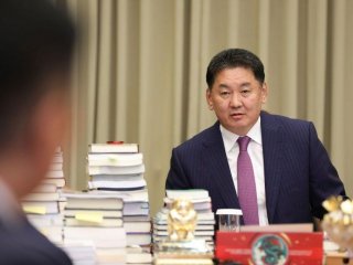 Намын даргын сонгуульд Ерөнхийлөгч идэвхийлэн оролцож байгаа нь хууль зөрчиж байгаа юу
