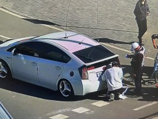 Автомашиндаа хуурамч дугаар зүүж хөдөлгөөнд оролцвол жолоодох эрхийг хасна