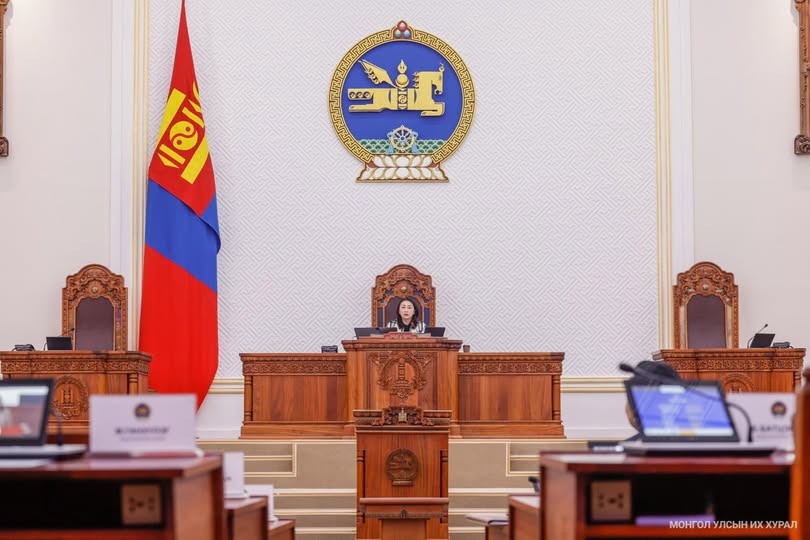 УИХ болон Засгийн газрын гишүүд ирцэнд орохгүй БҮТЭН ӨДӨР хурал өнжив