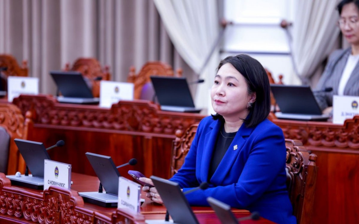 Л.Номинчимэг: Тамхины онцгой албан татварыг нэмснээр хуурамч тамхи орж ирэх нь харин ч багасна