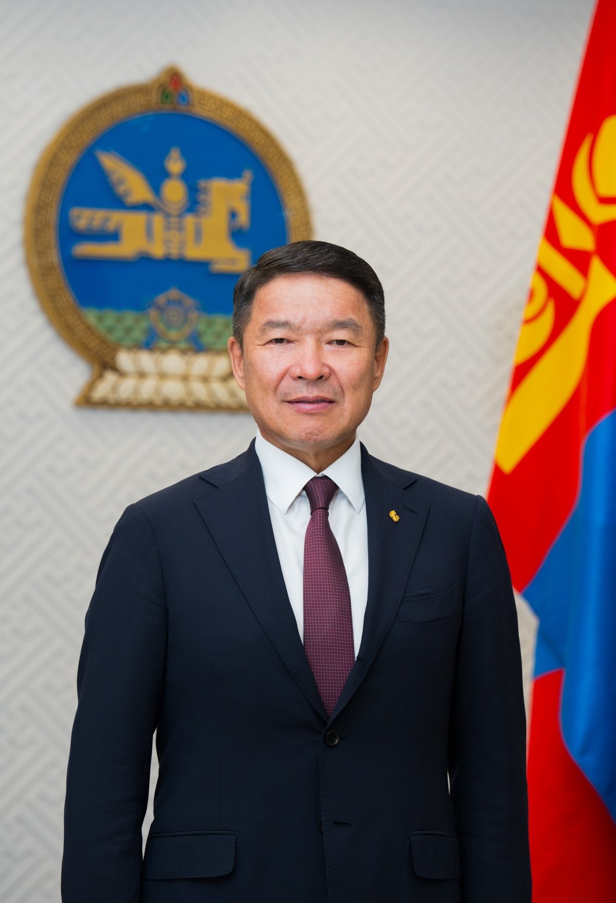 Батлан хамгаалахын сайд Д.Батлут: Би зодоон хийгээгүй, худал мэдээлэл тараасан үйлдлийг шалгуулахаар хуулийн байгууллагад хандана