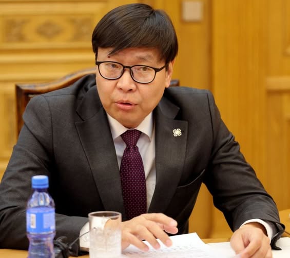 П.Наранбаяр: Ирэх даваа гаригаас эхлэн томуугийн тархалт ихтэй сургуулиудын 1-5-р ангийн сурагчдыг цахимаар хичээллүүлнэ