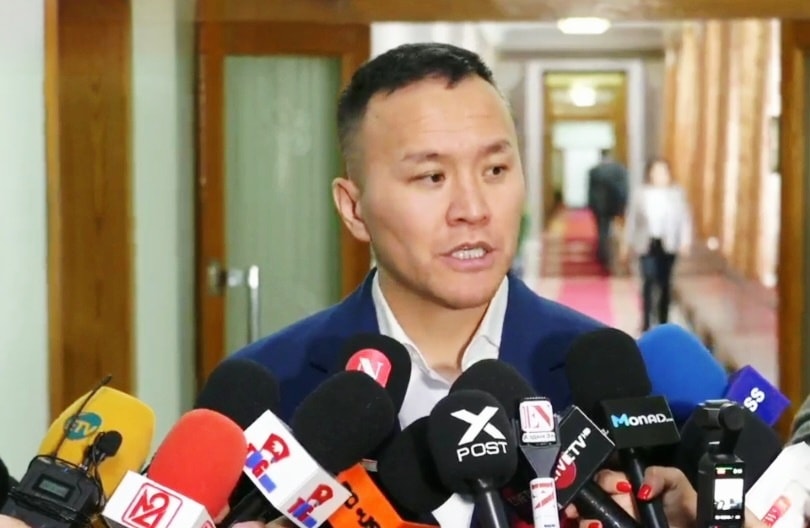 УИХ-ын дарга асан Д.Амарбаясгалангийн өмгөөлөгч Ү.Амарбат: Миний үйлчлүүлэгч дуудсан цагт нь бид очоод мэдүүлэг, байцаалт, тайлбар өгч байгаа