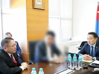 С.Наранцогтыг албан тушаал ахиулах нь Д.Амарбаясгаланд “асуудал” алга гэсэн үг үү?