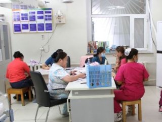 Эмч, ажилчдын илүү цагийн хөлс, урвалж оношлуурын зардалд нэг тэрбум 400 сая төгрөг гаргахаар шийдвэрлэлээ