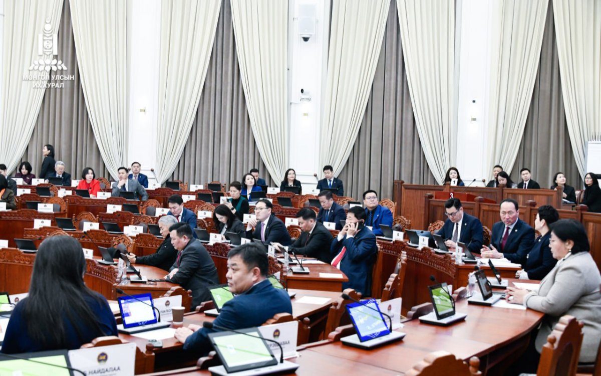 Янжуур тамхины татвар нэмэгдэж, электрон тамхийг тусгай зөвшөөрөлтэй худалддаг болно