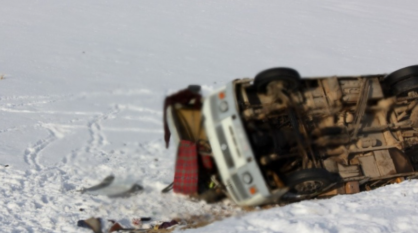 Сэрэмжлүүлэг: Жалга руу унасны улмаас жолооч нь амиа алджээ