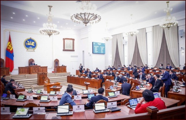 УИХ-ын 126 гишүүний тоог цөөлж, хэмнэсэн зардлаар нь тэтгэвэр нэмье