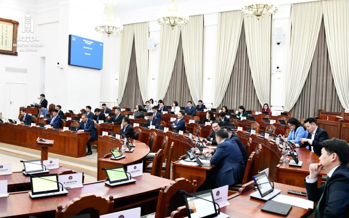 Гишүүдийн дийлэнх дэмжээгүй тул Үндсэн хуулийн цэцэд хүсэлт гаргахгүй боллоо