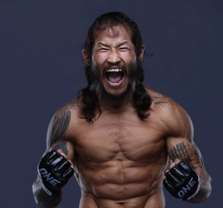 Б.Энх-Оргилд &rdquo;Холимог тулааны бэлтгэлийн клуб&rdquo; тохижуулж өгөхөө амлажээ