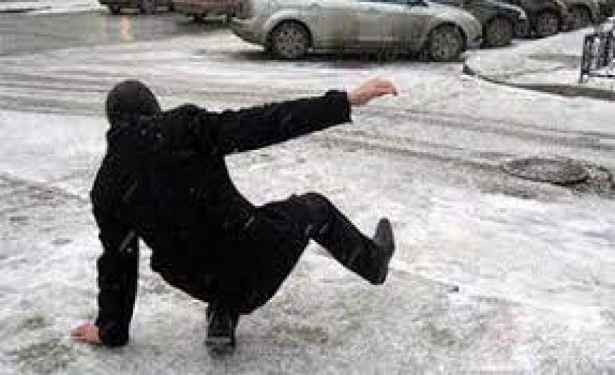 Халтирч унаж, гэмтсэн иргэн цасаа цэвэрлээгүй байгууллагаас 1.6 сая төгрөгийг нэхэмжлэн авчээ