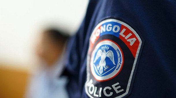 Цахимаар танилцсан эмэгтэйтэй уулзахаар очоод 14-15 насны хөвгүүдэд дээрэмдүүлжээ