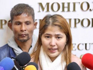 Ээжийнхээ Монголд орж ирсэн нөхцөл байдал, Д.Сэргэлэн гэдэг хүний дор ажиллаж байсан хөдөлмөрийн харилцааг нарийвчлан шалгуулах хүсэлтэй байна