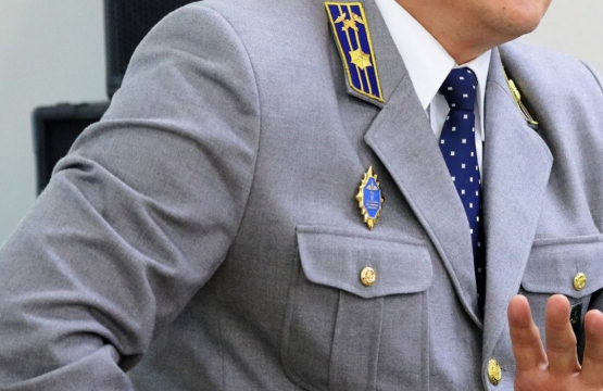 Олон удаагийн үйлдлээр их хэмжээний авлига авсан гаалийн байцаагчдыг саатуулжээ