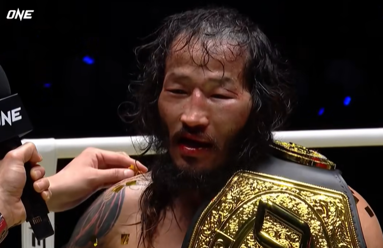 Бичлэг: Б.Энх-Оргил үнэхээр галзуу байлаа, багшийнхаа ачийг хариуллаа