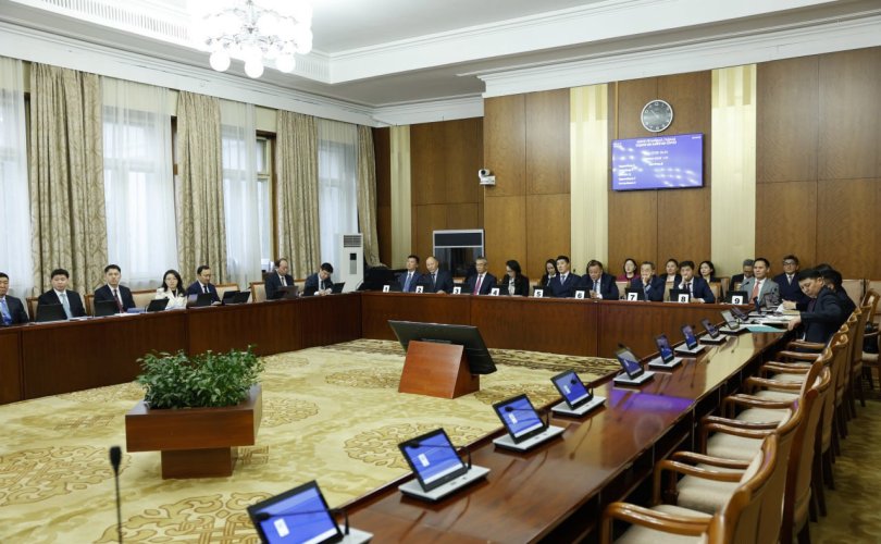 Элчин сайдад нэр дэвшигчдийг дэмжлээ