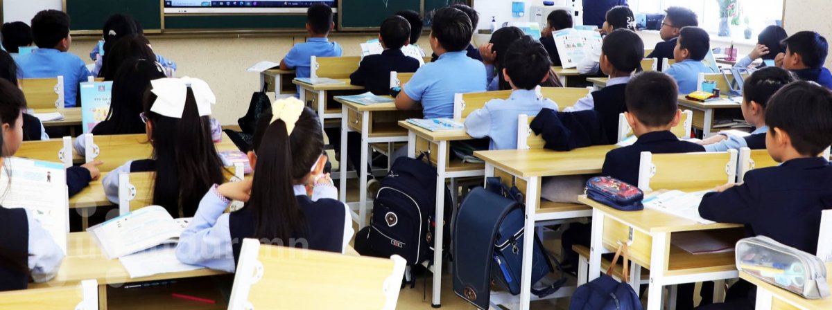 Бага ангийн сурагчид өнөөдрөөс танхимаар хичээллэж эхэллээ