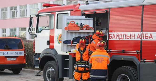 Сэрэмжлүүлэг: Гурван суудлын автомашин шатжээ